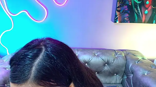 NIKIBUNNY online show from April 9, 2026, 12:55 pm