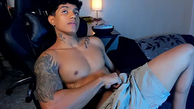 Snapshot of aress_damon chatting on November 30, 2025, 7:14 pm aress damon online show from November 30, 2025, 7:14 pm