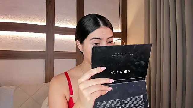 SarhaVega online show from March 31, 2026, 1:24 pm