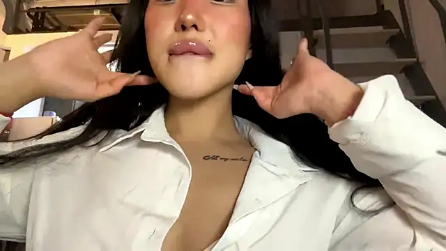 Snapshot of EIeniVanwart chatting on December 1, 2025, 6:20 pm EIeniVanwart online show from December 1, 2025, 6:20 pm