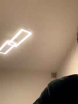 Snapshot of Ghigoo85 chatting on December 17, 2025, 6:35 pm Ghigoo85 online show from December 17, 2025, 6:35 pm