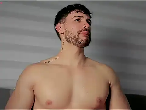 Snapshot of Valenthino_Salvatore chatting on November 25, 2025, 4:35 am Valenthino Salvatore online show from November 25, 2025, 4:35 am