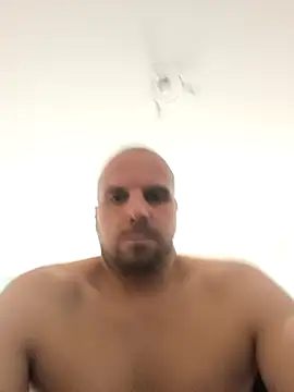 Phoenix2310 online show from December 17, 2025, 11:37 am