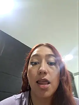 Eveeelyn25 online show from December 16, 2025, 11:20 pm