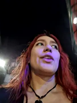 Eveeelyn25 online show from December 1, 2025, 11:38 pm