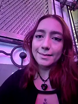 Eveeelyn25 online show from December 20, 2025, 2:03 am