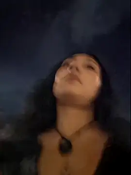 Eveeelyn25 online show from May 16, 2026, 2:21 am