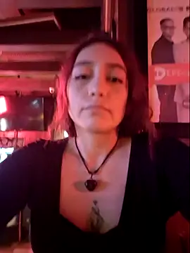 Eveeelyn25 online show from April 2, 2026, 1:46 am