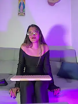 Snapshot of hanna__jones7 chatting on January 18, 2026, 10:13 pm hanna jones7 online show from January 18, 2026, 10:13 pm