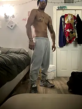 Snapshot of MTheRealrDLlongCrippler chatting on December 14, 2025, 12:17 am MTheRealrDLlongCrippler online show from December 14, 2025, 12:17 am