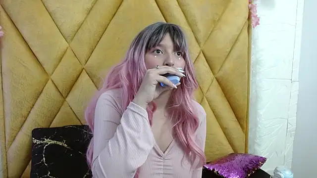 CandySwan online show from December 18, 2025, 3:55 am