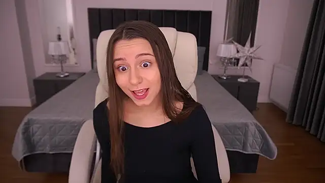 Snapshot of TinyNatalie chatting on December 15, 2025, 2:39 am TinyNatalie online show from December 15, 2025, 2:39 am