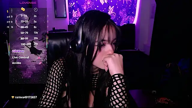 Snapshot of bella_montenegro01 chatting on December 14, 2025, 10:15 pm bella montenegro01 online show from December 14, 2025, 10:15 pm