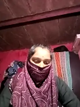 Snapshot of Qxsoni chatting on November 23, 2025, 2:16 pm Qxsoni online show from November 23, 2025, 2:16 pm