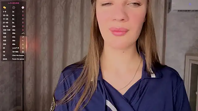 NeliaVandresar online show from November 30, 2025, 4:13 am