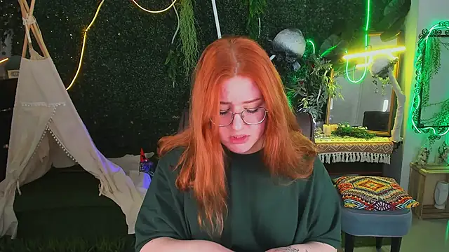 Snapshot of StaceyJensen chatting on December 3, 2025, 5:41 am StaceyJensen online show from December 3, 2025, 5:41 am