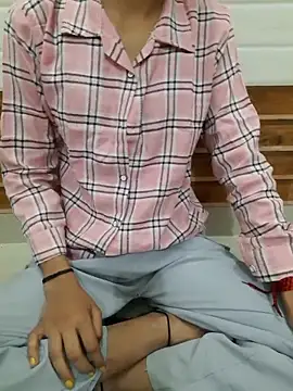 Snapshot of Alli8900 chatting on November 24, 2025, 7:19 am Alli8900 online show from November 24, 2025, 7:19 am