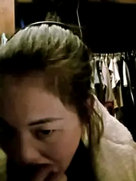 Snapshot of lynae-0 chatting on November 22, 2025, 1:32 pm lynae-0 online show from November 22, 2025, 1:32 pm