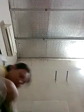 Snapshot of lynae-0 chatting on November 28, 2025, 8:31 pm lynae-0 online show from November 28, 2025, 8:31 pm