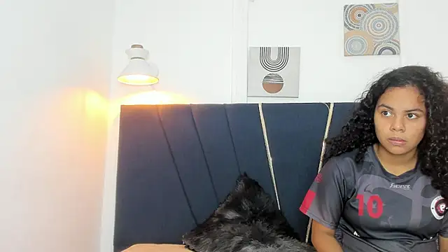 naomi x0 online show from February 18, 2026, 1:29 pm