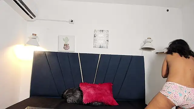 naomi x0 online show from February 28, 2026, 5:40 am