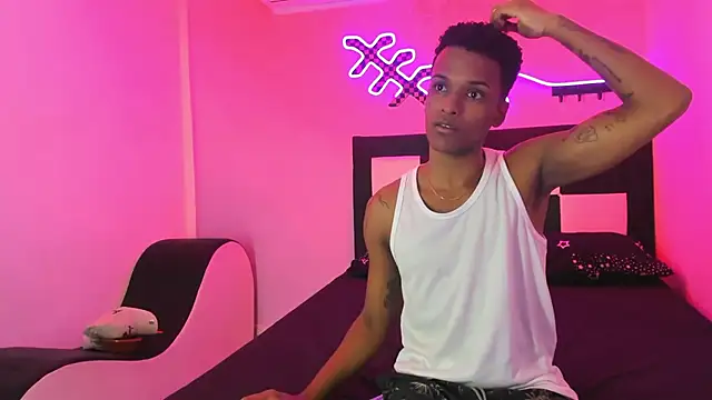 Snapshot of Black_Guys_Pervert_ chatting on December 1, 2025, 11:33 am Black Guys Pervert online show from December 1, 2025, 11:33 am