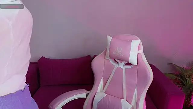 Ginger Kristin online show from March 9, 2026, 12:47 am