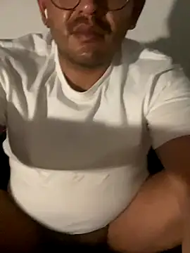 areyesp40 online show from December 5, 2025, 5:17 am