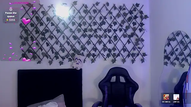 dulcinea77gp online show from February 21, 2026, 3:41 am