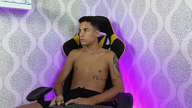 Snapshot of The_big_twink_x chatting on December 1, 2025, 7:26 pm The big twink x online show from December 1, 2025, 7:26 pm