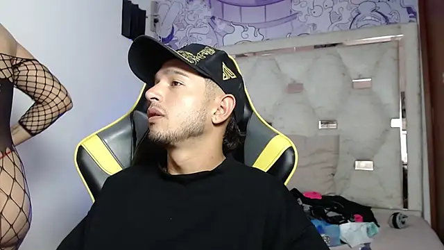 Couple wildd  online show from January 14, 2026, 8:34 pm