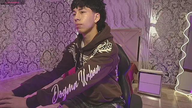 Snapshot of kaelwolf_tay chatting on February 13, 2026, 12:38 pm kaelwolf tay online show from February 13, 2026, 12:38 pm