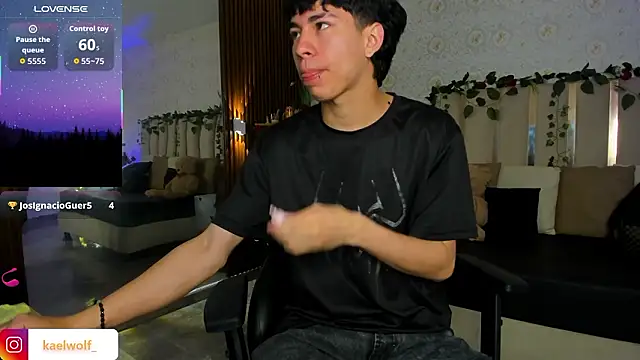 Snapshot of kaelwolf_tay chatting on February 8, 2026, 11:30 am kaelwolf tay online show from February 8, 2026, 11:30 am