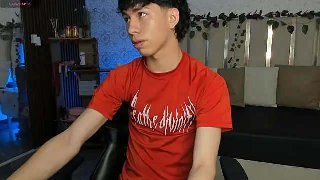 Snapshot of kaelwolf_tay chatting on February 12, 2026, 7:13 pm kaelwolf tay online show from February 12, 2026, 7:13 pm