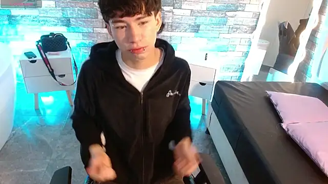 Snapshot of kaelwolf_tay chatting on November 30, 2025, 11:55 am kaelwolf tay online show from November 30, 2025, 11:55 am