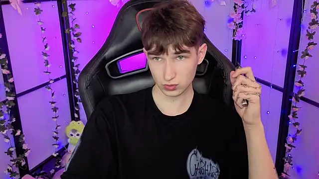 Maxwellchiik online show from November 25, 2025, 12:38 pm