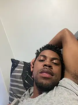 Snapshot of Chocolatemf chatting on December 14, 2025, 4:40 am Chocolatemf online show from December 14, 2025, 4:40 am