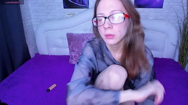 Snapshot of BrielleSummer4u chatting on November 27, 2025, 2:23 am BrielleSummer4u online show from November 27, 2025, 2:23 am