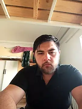 Snapshot of Koma001 chatting on November 28, 2025, 5:51 am Koma001 online show from November 28, 2025, 5:51 am