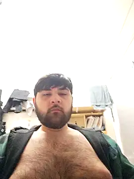 Snapshot of Koma001 chatting on March 4, 2026, 3:31 pm Koma001 online show from March 4, 2026, 3:31 pm