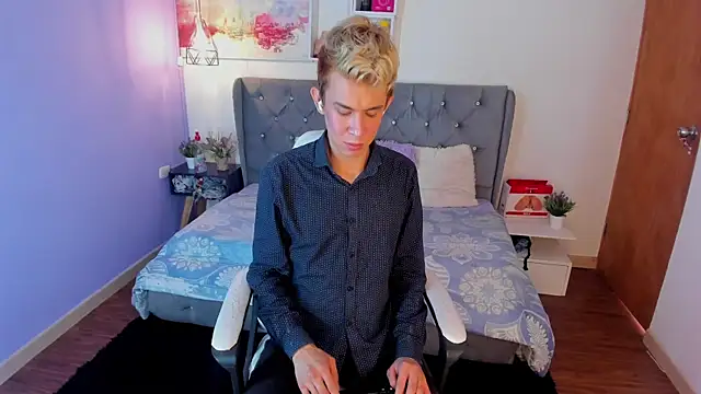 Juaan Diick online show from December 17, 2025, 2:44 pm