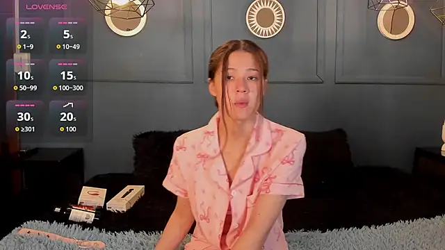 Snapshot of Skyy_bloom chatting on December 4, 2025, 11:53 am Skyy bloom online show from December 4, 2025, 11:53 am