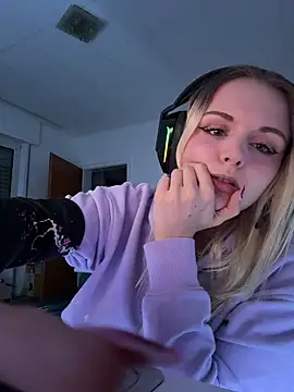 OfflineLizzy online show from March 6, 2026, 2:50 am