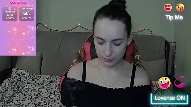 Snapshot of Star_Kate chatting on December 17, 2025, 5:18 pm Star Kate online show from December 17, 2025, 5:18 pm