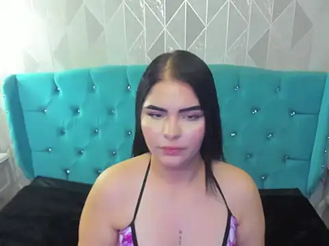 LunnaClarck online show from November 30, 2025, 10:32 pm