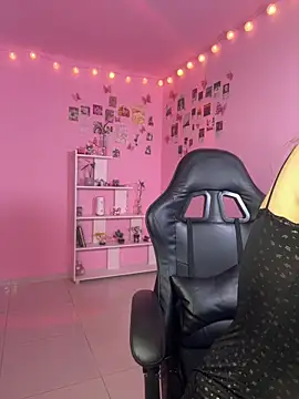 Davne  online show from April 19, 2026, 10:23 pm