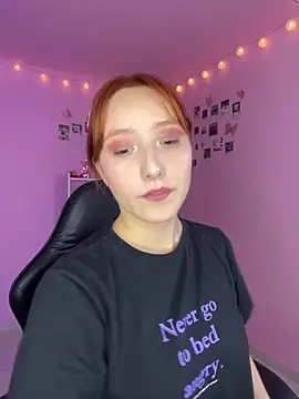 Snapshot of Davne_ chatting on February 12, 2026, 11:15 pm Davne online show from February 12, 2026, 11:15 pm