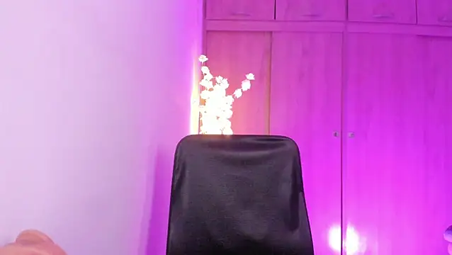 MaddieHunter online show from May 14, 2026, 2:47 pm