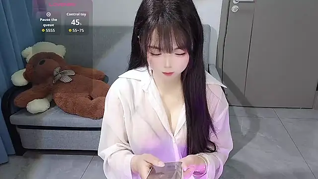 Snapshot of LuLu_bb chatting on April 3, 2026, 1:01 am LuLu bb online show from April 3, 2026, 1:01 am