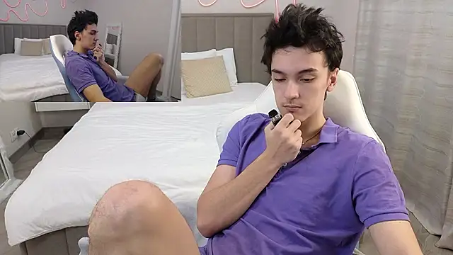 MoonlinSkinn online show from February 6, 2026, 1:01 am